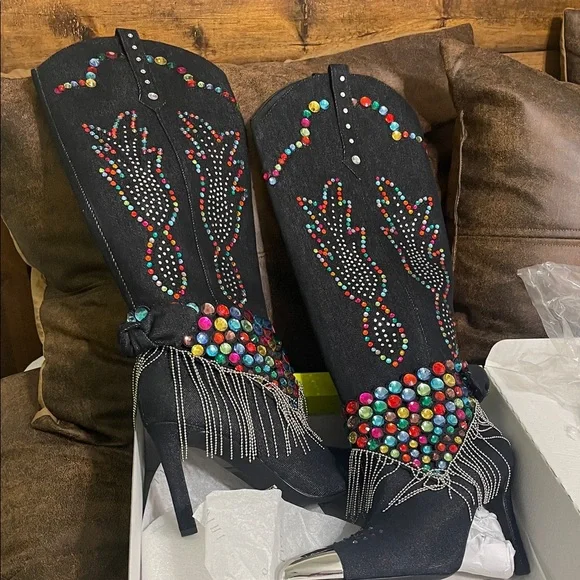 Gianni Bini Black Boots with Multicolor Embroidery - Picture 3 of 7